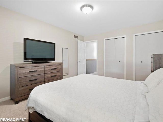 39543 Edgemont Drive, Sterling Heights, MI 48310