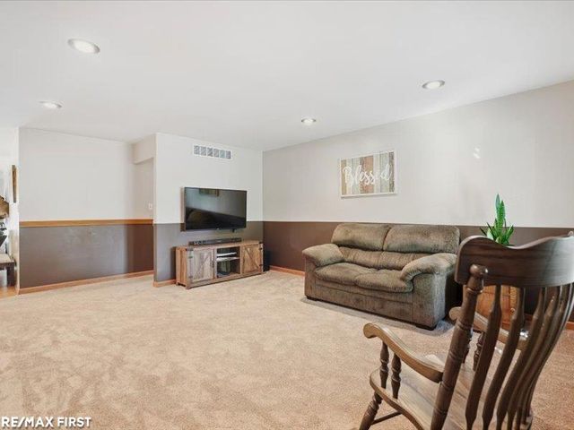 39543 Edgemont Drive, Sterling Heights, MI 48310