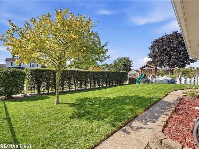 39543 Edgemont Drive, Sterling Heights, MI 48310