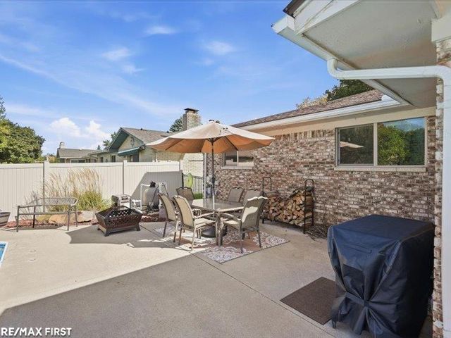 39543 Edgemont Drive, Sterling Heights, MI 48310