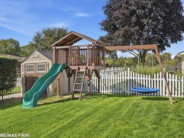 39543 Edgemont Drive, Sterling Heights, MI 48310