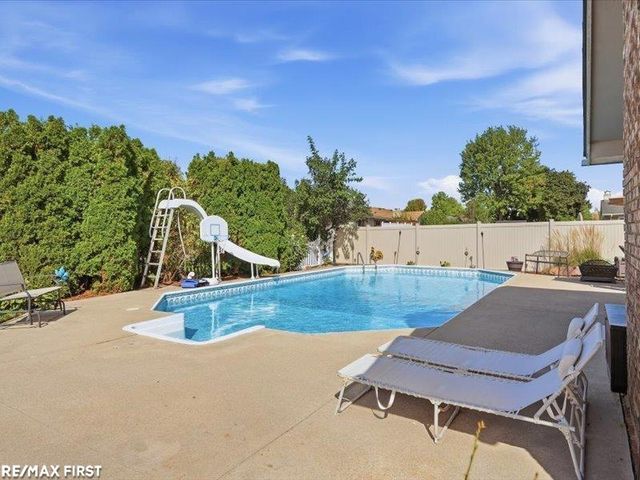 39543 Edgemont Drive, Sterling Heights, MI 48310