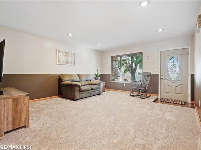 39543 Edgemont Drive, Sterling Heights, MI 48310
