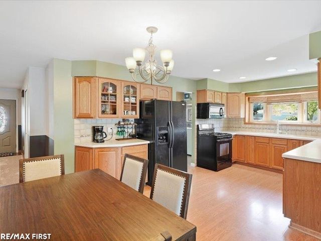 39543 Edgemont Drive, Sterling Heights, MI 48310