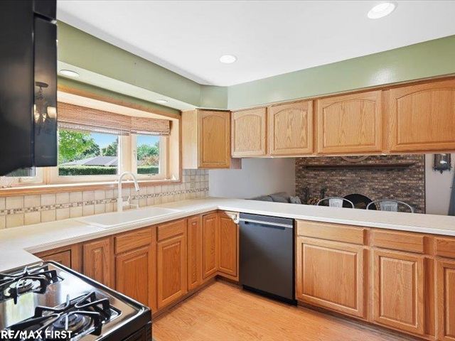 39543 Edgemont Drive, Sterling Heights, MI 48310