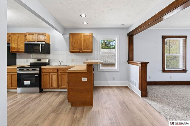 4115 Maple Street, Omaha, NE 68111