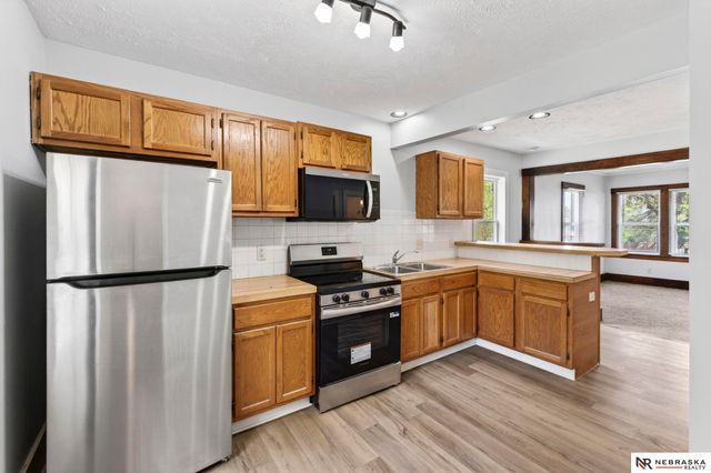 4115 Maple Street, Omaha, NE 68111