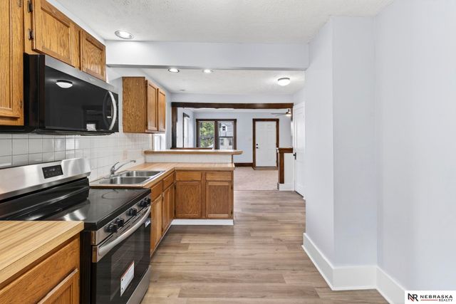 4115 Maple Street, Omaha, NE 68111