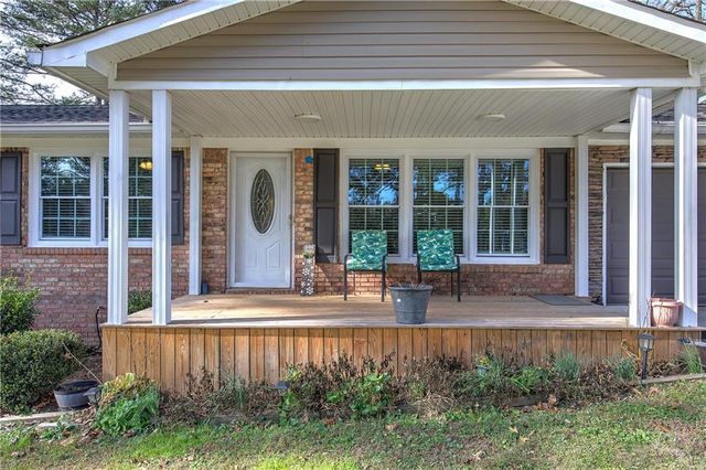 198 Iracille NE Lane, Calhoun, GA 30701