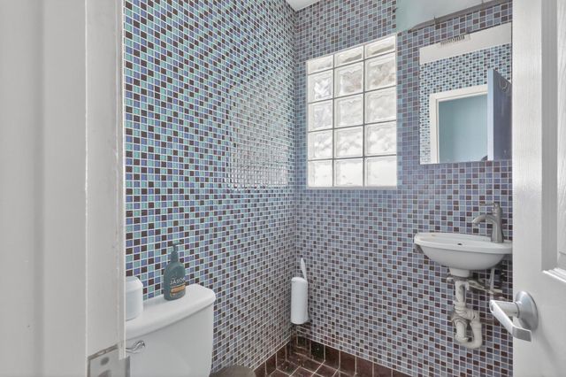 8001 Hammerly Boulevard, Houston, TX 77055