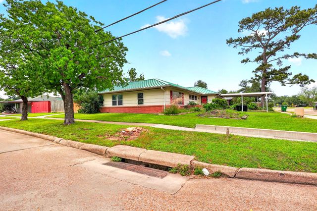 8001 Hammerly Boulevard, Houston, TX 77055