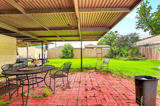 8001 Hammerly Boulevard, Houston, TX 77055