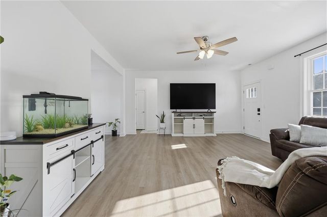 127 River Front DR, Hertford, NC 27944