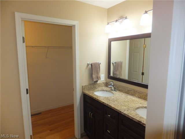 3381 Prestwyck Lane, Richfield, OH 44286