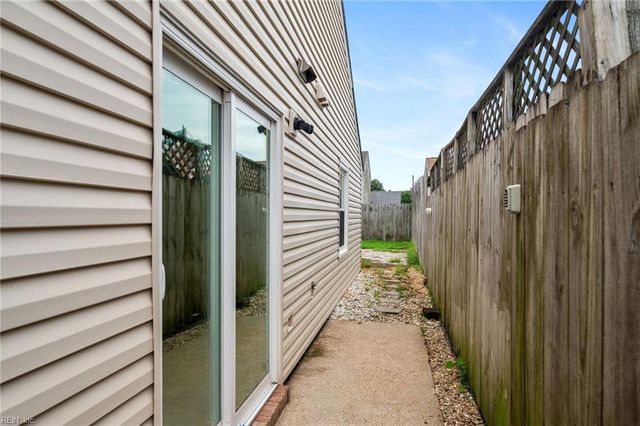 961 Daniel Maloney DR, Virginia Beach, VA 23464