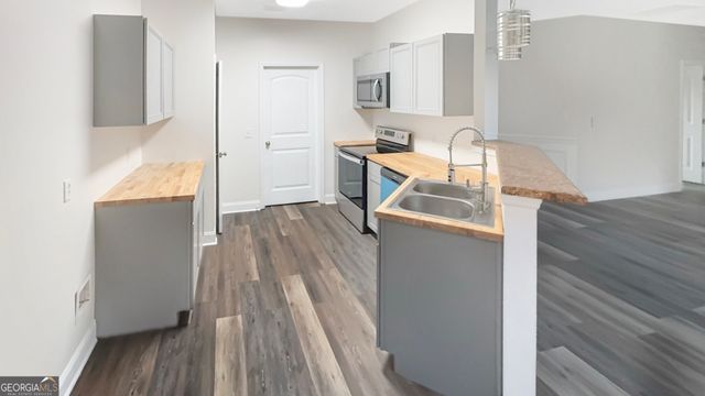 98 Cole Court SE, Ludowici, GA 31316