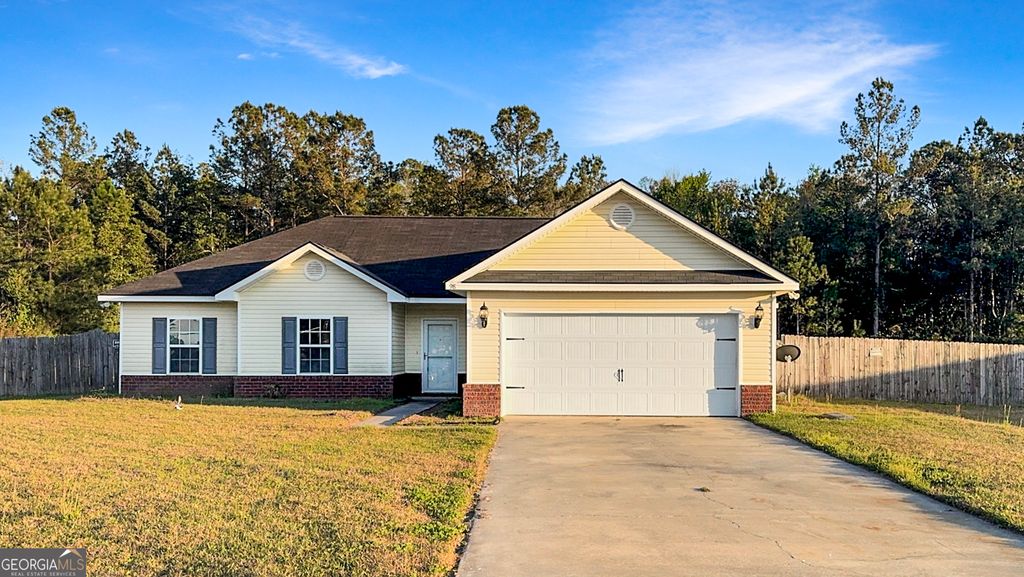 98 Cole Court SE, Ludowici, GA 31316