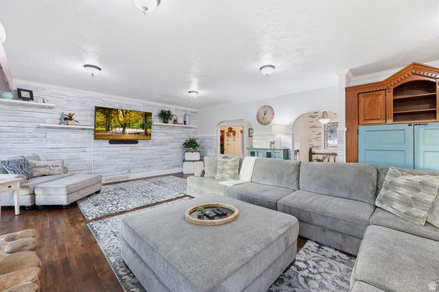 2342 E CHARROS RD, Sandy, UT 84092