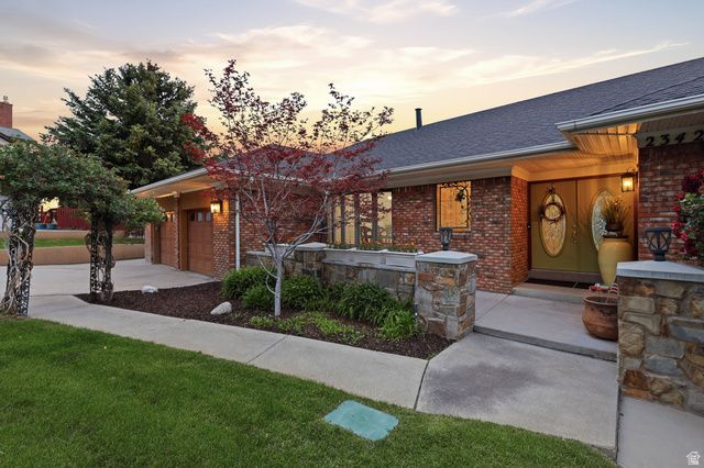 2342 E CHARROS RD, Sandy, UT 84092