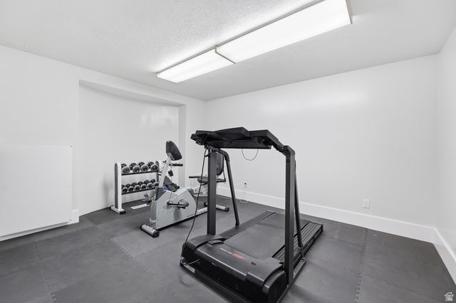2342 E CHARROS RD, Sandy, UT 84092