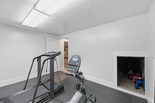 2342 E CHARROS RD, Sandy, UT 84092