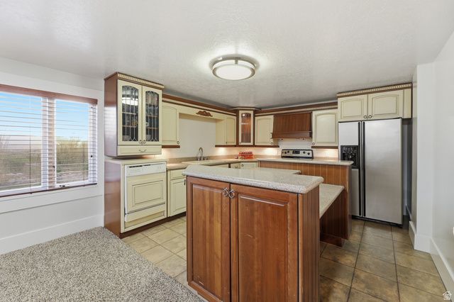 2342 E CHARROS RD, Sandy, UT 84092