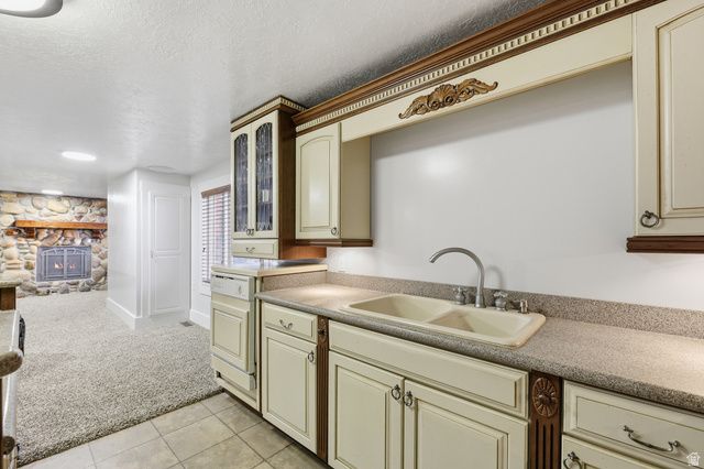 2342 E CHARROS RD, Sandy, UT 84092
