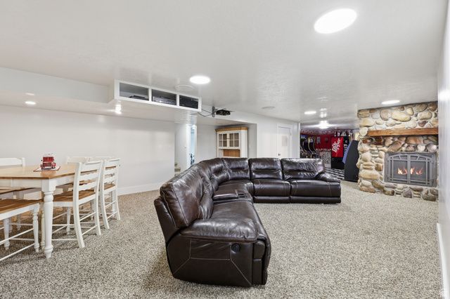 2342 E CHARROS RD, Sandy, UT 84092
