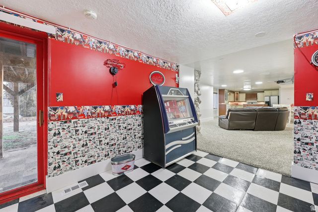 2342 E CHARROS RD, Sandy, UT 84092