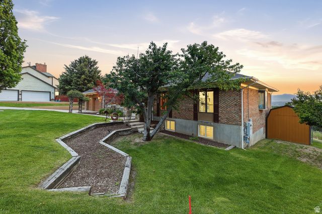 2342 E CHARROS RD, Sandy, UT 84092