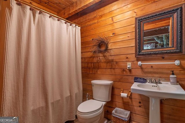 1049 Rockwater Road, Ellijay, GA 30536