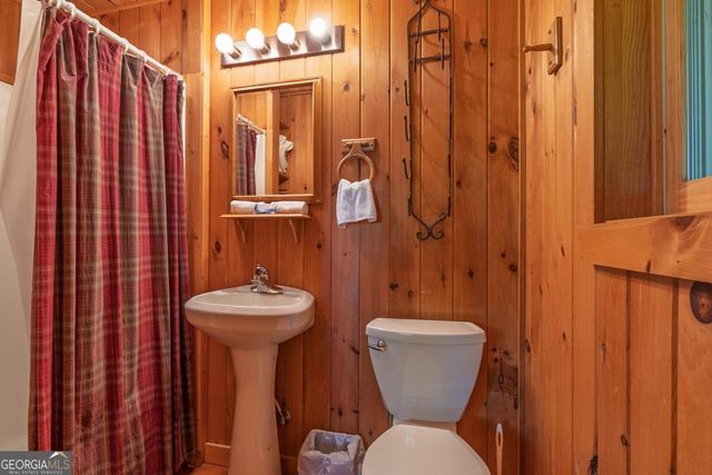 1049 Rockwater Road, Ellijay, GA 30536