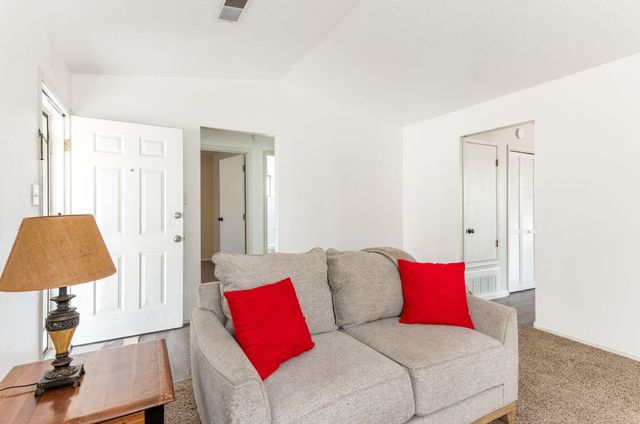 332 Sundt Court NE, Rio Rancho, NM 87124