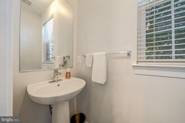 44501 YARMOUTH DR, Ashburn, VA 20147