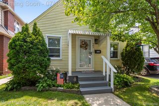 483 Kings Highway, Wyandotte, MI 48192