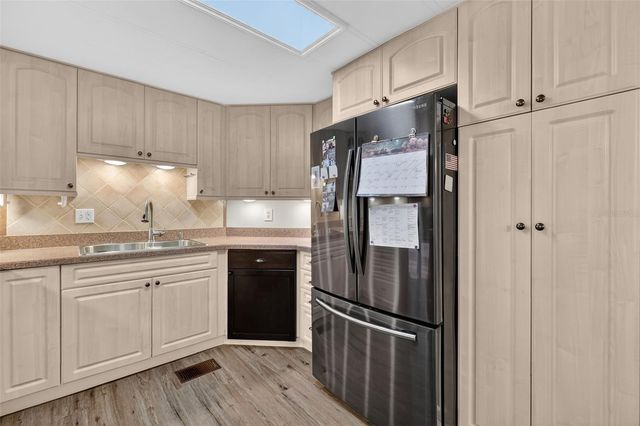 705 FALCON DRIVE, Tavares, FL 32778