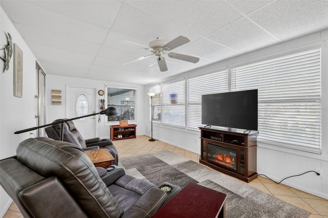 705 FALCON DRIVE, Tavares, FL 32778