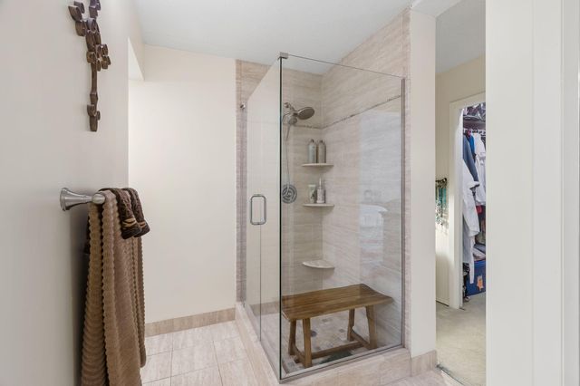 2445 Londin Lane E 202, Maplewood, MN 55119