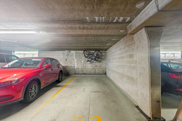 2445 Londin Lane E 202, Maplewood, MN 55119