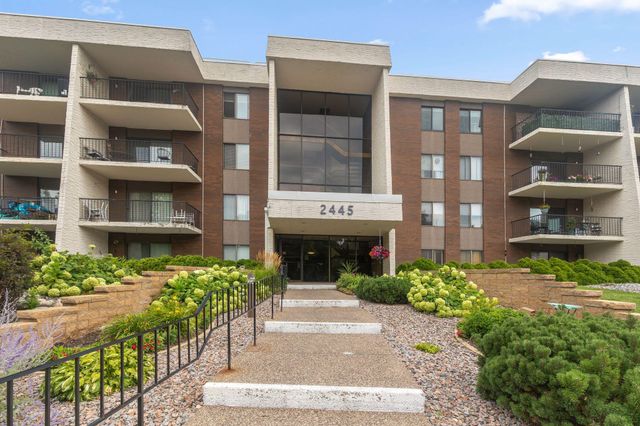 2445 Londin Lane E 202, Maplewood, MN 55119