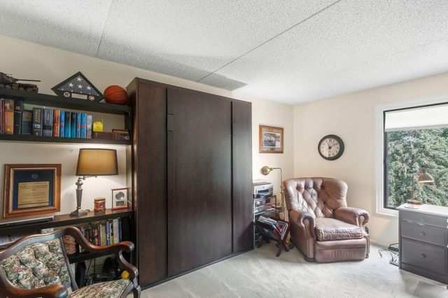 2445 Londin Lane E 202, Maplewood, MN 55119