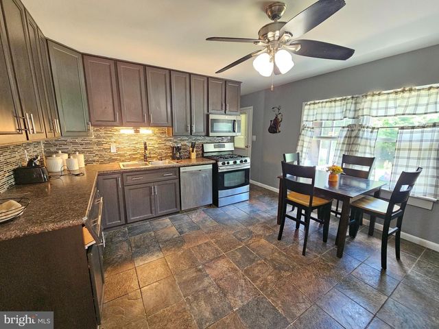 125 ENDSLOW RD, Marietta, PA 17547