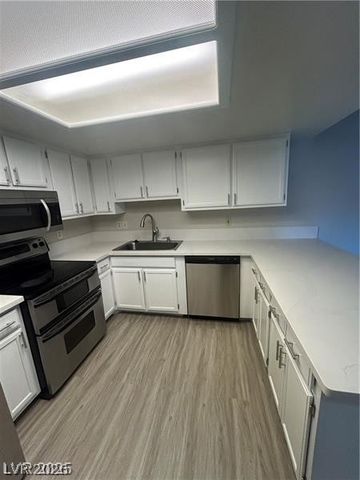 9070 Spring Mountain Road 210, Las Vegas, NV 89117