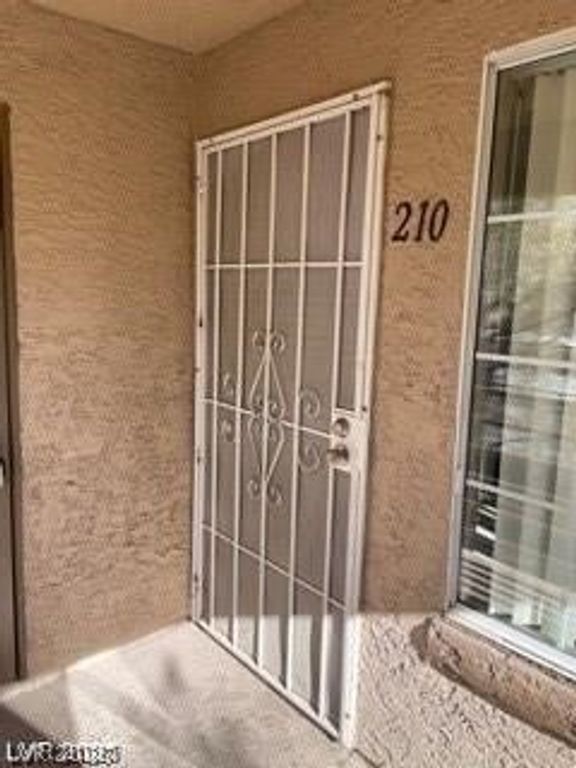 9070 Spring Mountain Road 210, Las Vegas, NV 89117