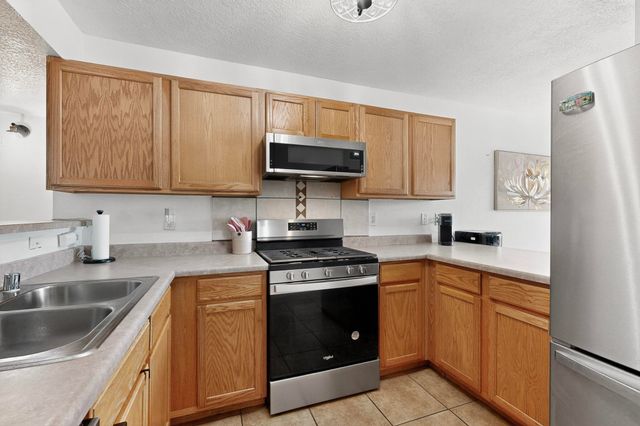 832 Mesa Viejo Street SW, Albuquerque, NM 87121