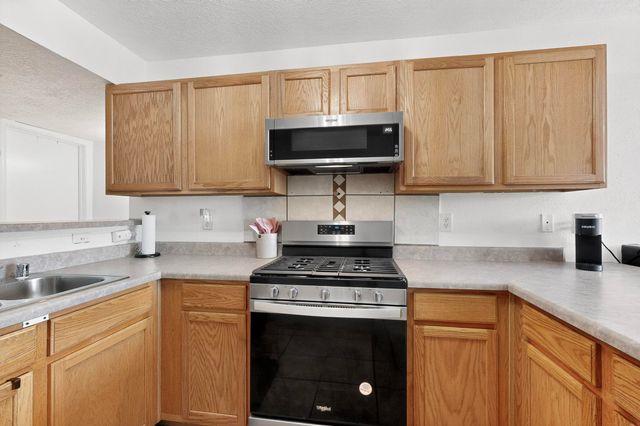 832 Mesa Viejo Street SW, Albuquerque, NM 87121