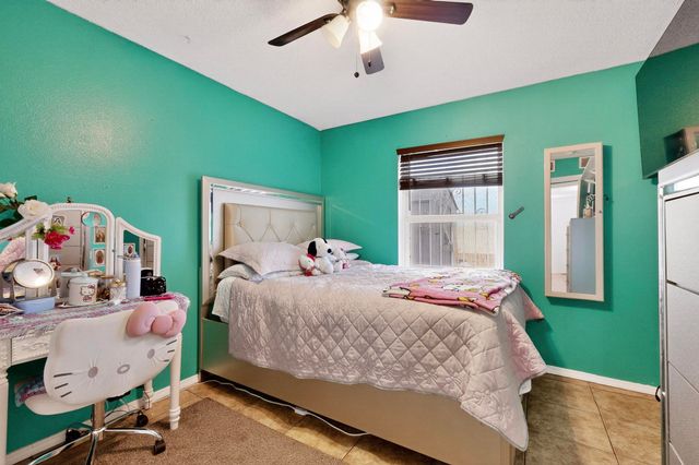 832 Mesa Viejo Street SW, Albuquerque, NM 87121