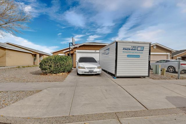 832 Mesa Viejo Street SW, Albuquerque, NM 87121