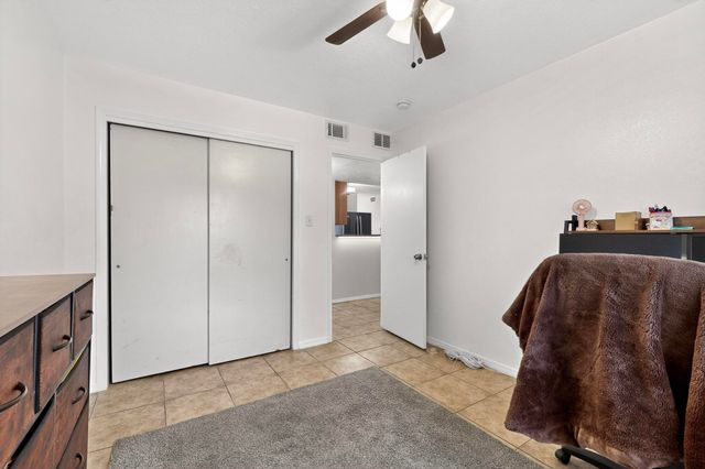 832 Mesa Viejo Street SW, Albuquerque, NM 87121