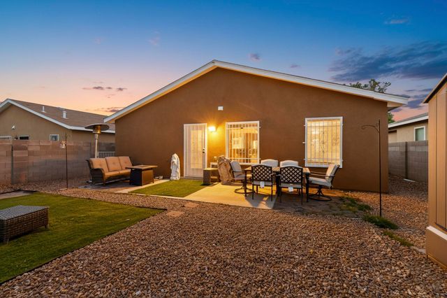 832 Mesa Viejo Street SW, Albuquerque, NM 87121